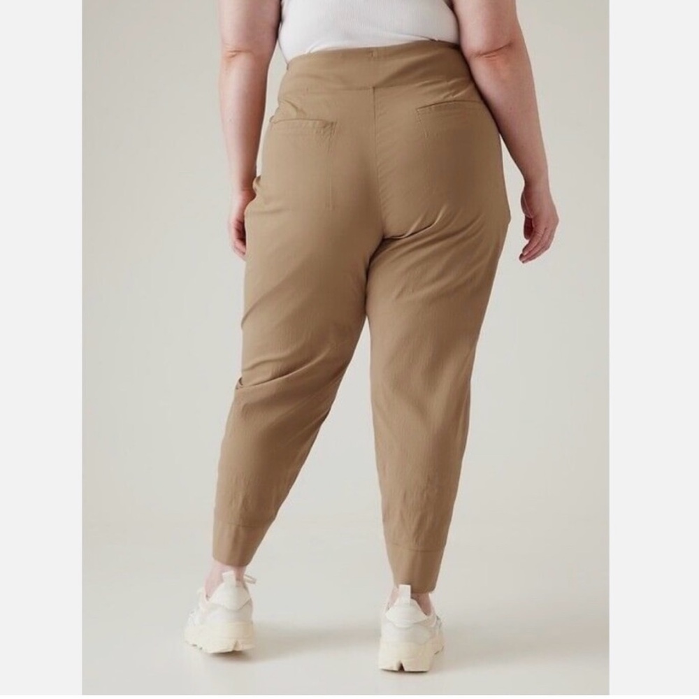 NWT Athleta Trekkie North Jogger, Loose Fit, Big Sur Brown, Size 24 - Picture 2 of 10